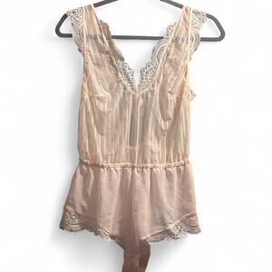 Pink lace romper neglige medium Women's EUC sexy summer‎